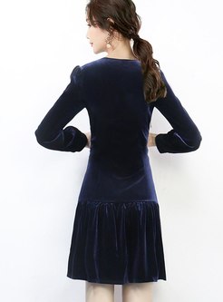 V-neck Lantern Sleeve Ruched Velvet Dress