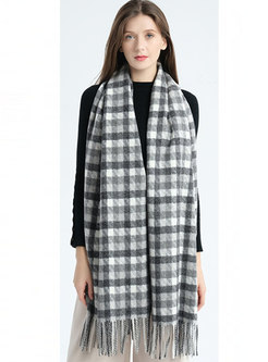 Color-blocked Plaid Fringed Long Scarf