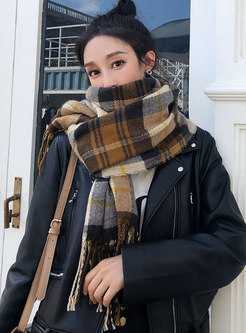 Color Block Plaid Fringed Winter Scarf