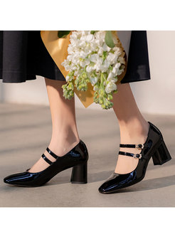 Rounded Toe Low-fronted Chunky Heel Shoes