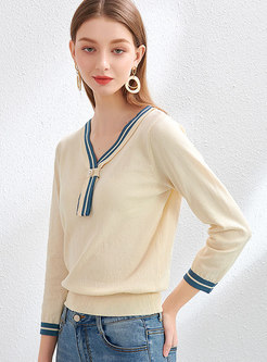 Color-blocked V-neck Pullover Slim Sweater