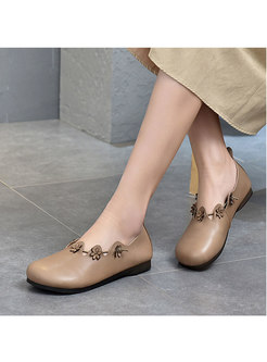Rounded Toe Flower Cowhide Flat Loafers