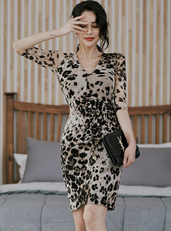 Sexy V-neck Half Sleeve Leopard Bodycon Dress