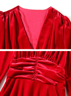 Red Retro V-neck Ruched Velvet Cocktail Dress