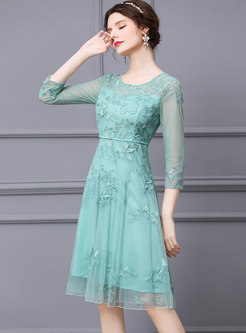 Cute Mesh Embroidered Lace Cocktail Dress