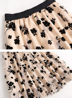 Half Sleeve Slim Knit Top & Mesh A Line Skirt
