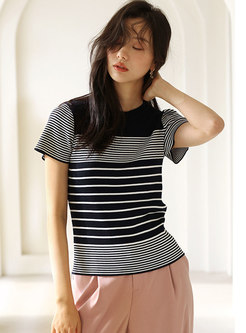Color-blocked Striped Pullover Knit Top