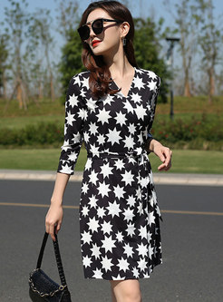 Black 3/4 Sleeve Stars Print Bodycon Wrap Dress