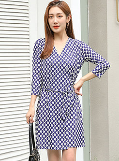 V-neck Geometric Pattern Mini Wrap Dress
