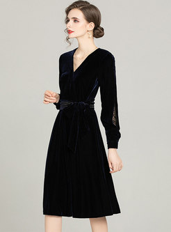 V-neck Long Sleeve Lace Patchwork Velvet Midi Dress