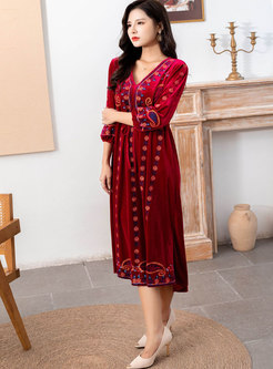 Retro V-neck Long Sleeve Velvet Embroidered Maxi Dress