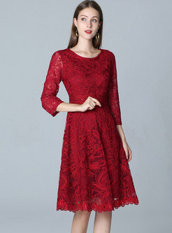 Plus Size Crew Neck Lace Embroidered Cocktail Dress