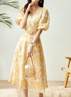 V-Neck Puff Sleeve Blurred Floral Midi Dresses