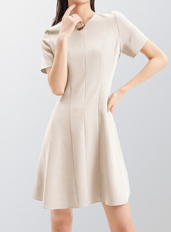 Minimalist Solid Color Short Sleeve Cocktail Dresses