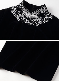 Vintage Velvet Embroidered 3/4 Sleeve Tight Cheongsam