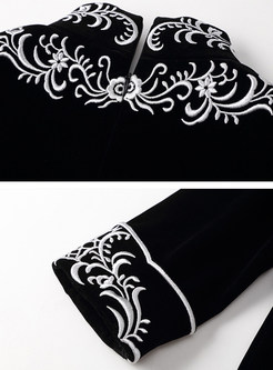 Vintage Velvet Embroidered 3/4 Sleeve Tight Cheongsam