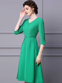 V-Neck Exclusive 3/4 Sleeve Gathered Waist Cocktail Dresses