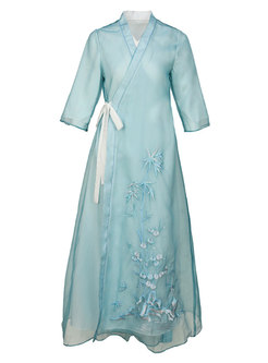 Vintage V-Neck Embroidered Half Sleeve Plus Size Dresses