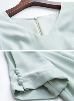 Premium V-neck Puff Sleeve Peplum Solid Skater Dresses